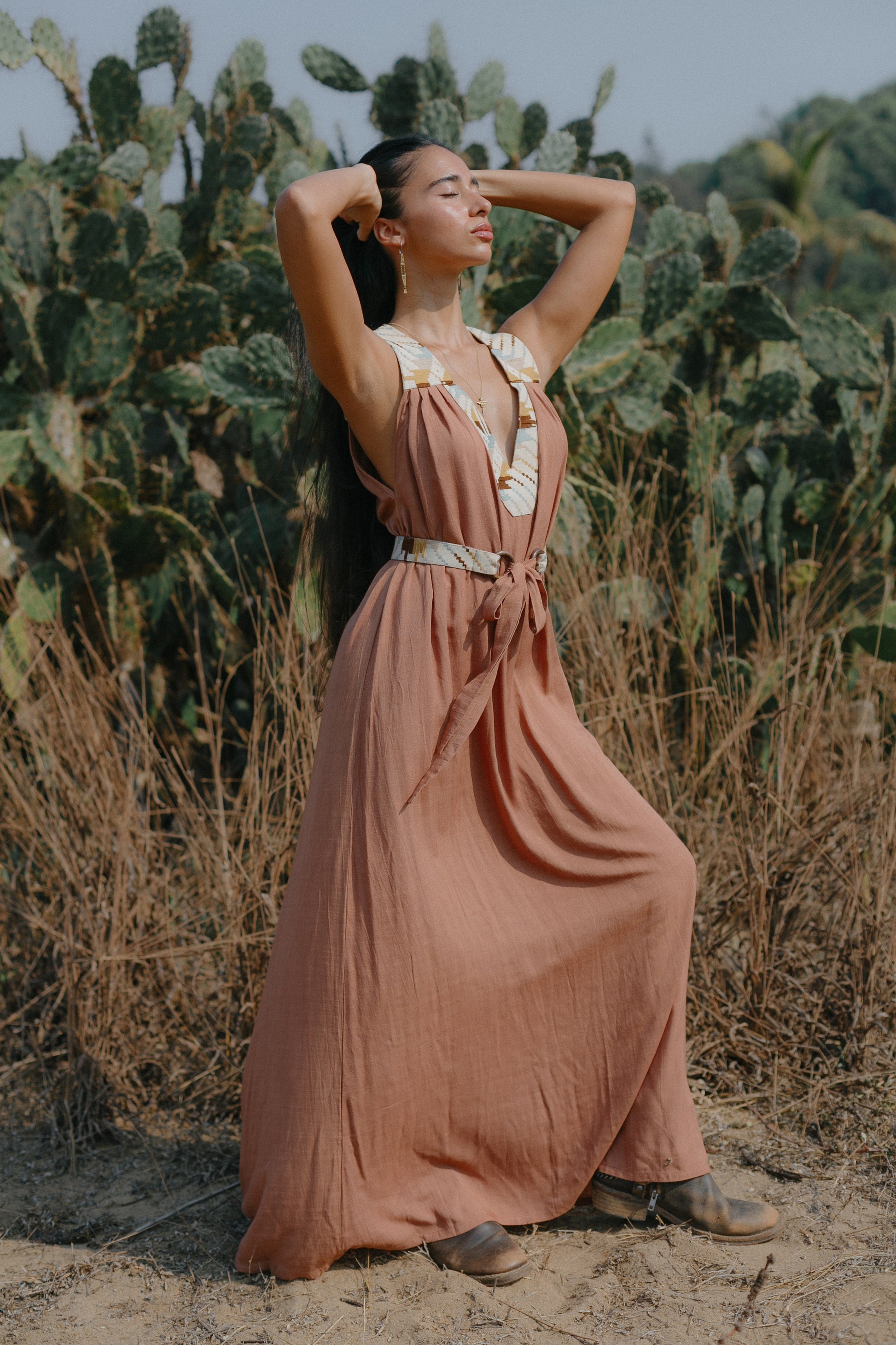 Mona dress Dusty light brown – A M A N Z I